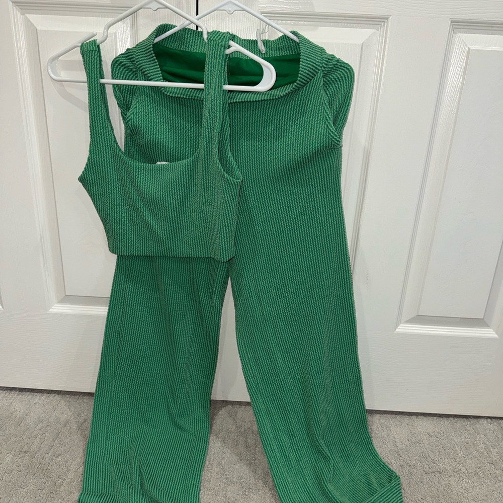 Green Ribbed Women’s Set - Picture 2 of 8